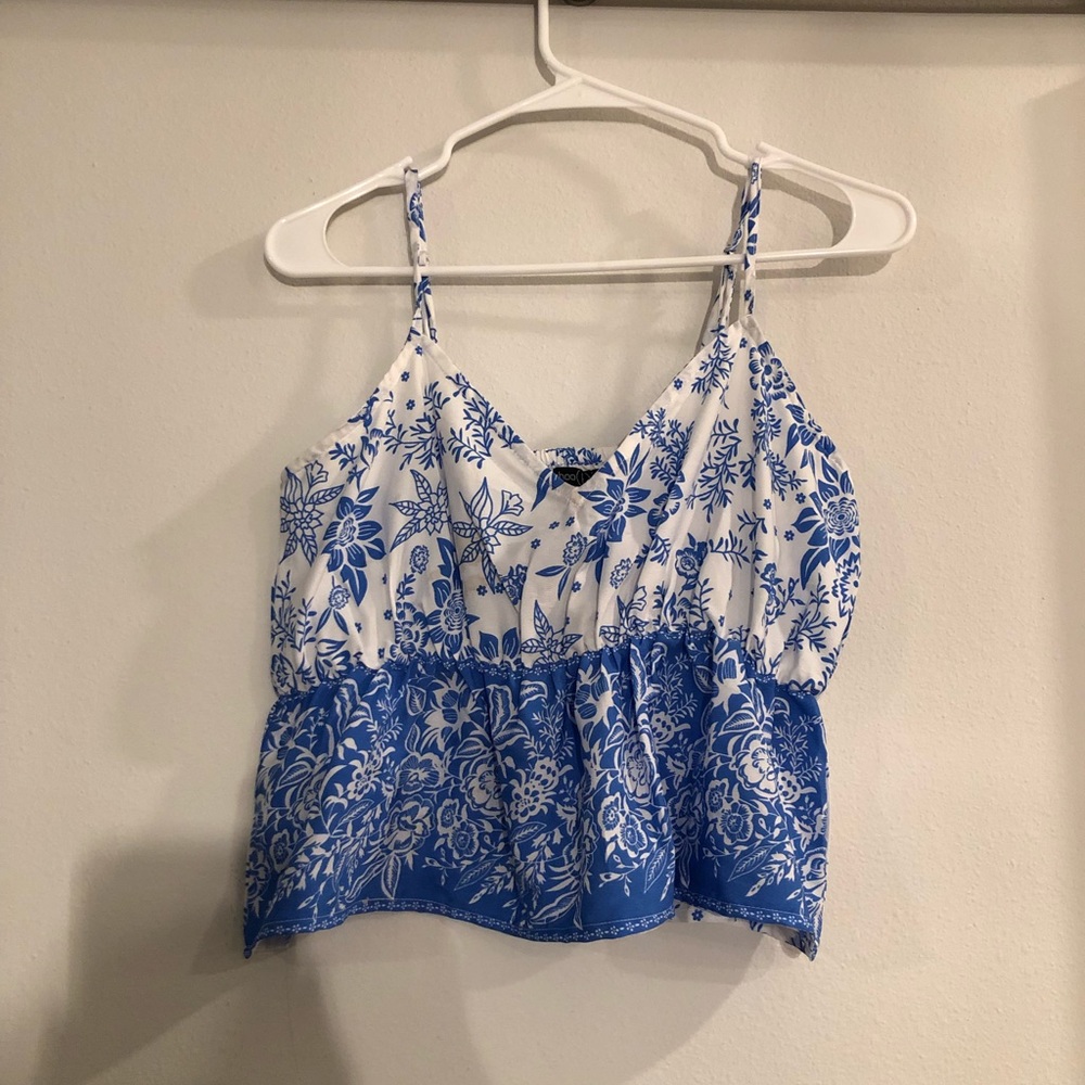 👚 SALE: Cropped Floral Tank